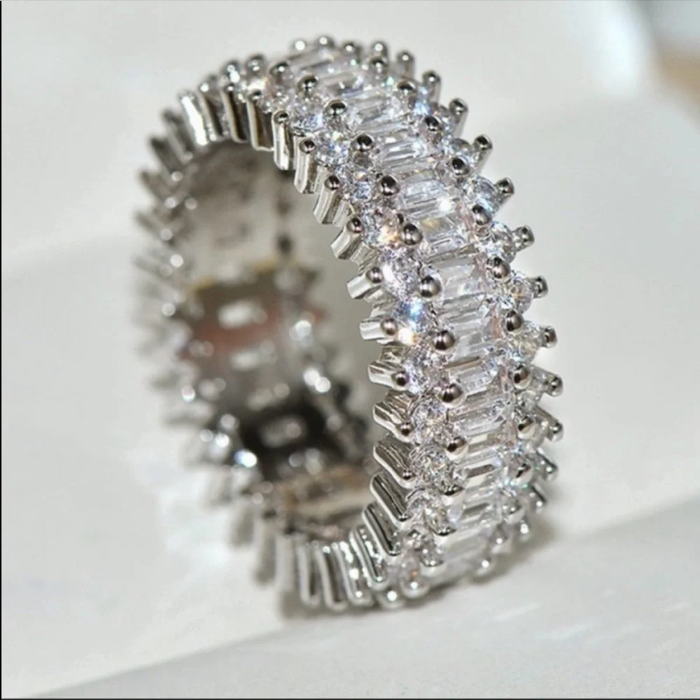 💯 NEW BAGGAGE 925 STERLING SILVER DIAMOND RING, CUTE RING, SHINY RING. - Picture 4 of 7